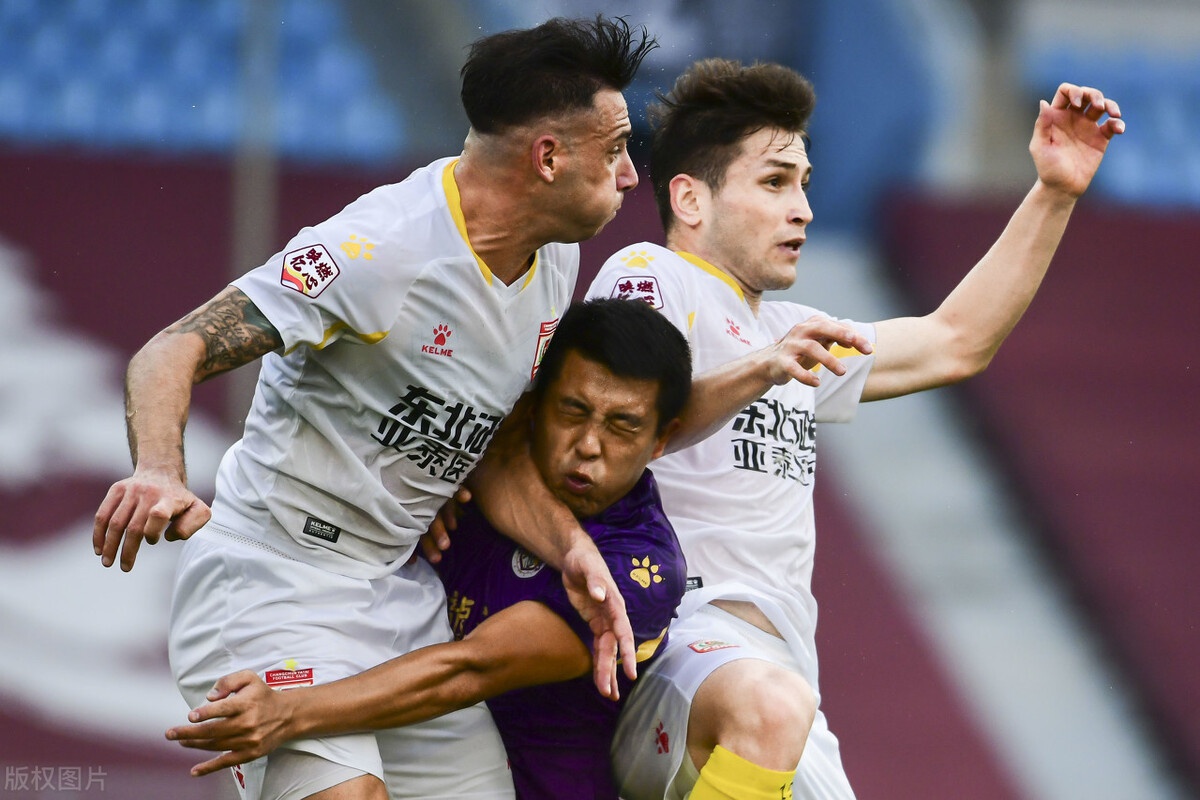 包含葡萄牙体育训练开放日，窗口期止住颓势引欢呼，NBA总决赛在即，轮换策略成焦点的词条